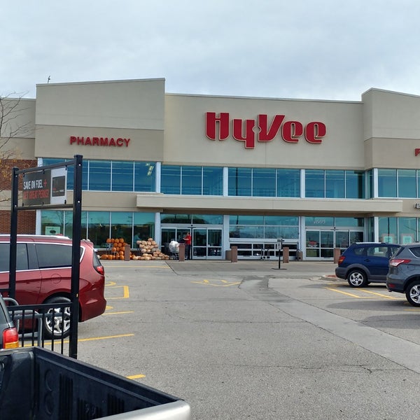Photo taken at Hy-Vee by Tim D. on 10/22/2017