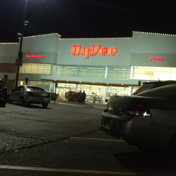 Photo taken at Hy-Vee by Tim D. on 12/3/2017