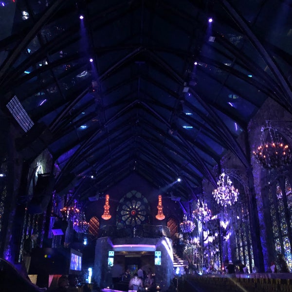 Вечеринка на бали. Ночной бар бали. Mirror club. Mirror club. Бар со свисающими лампами.