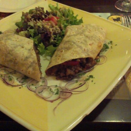 Das Foto wurde bei Española – Restaurante &amp; Tapas Bar von Pajas K. am 10/18/2012 aufgenommen