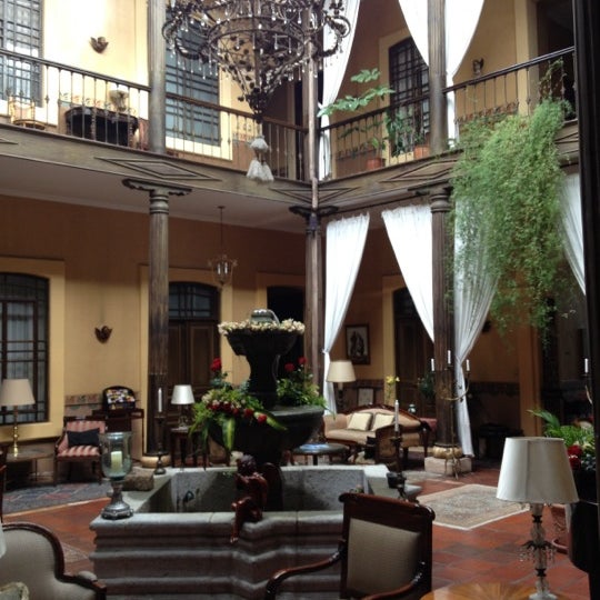 รูปภาพถ่ายที่ Mansión Alcázar Boutique Hotel โดย J. Carlos G. เมื่อ 9/26/2012