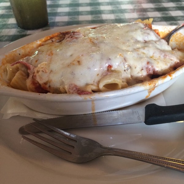 8/4/2015 tarihinde Renee S.ziyaretçi tarafından Gumba&#39;s Italian Restaurant'de çekilen fotoğraf