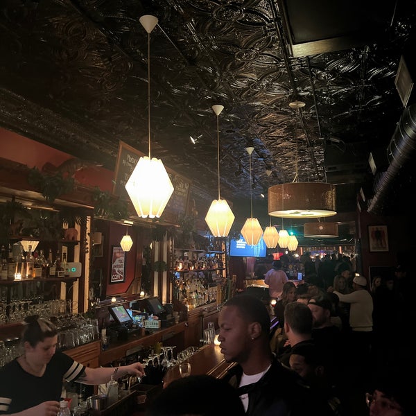 3/20/2022 tarihinde Dimitri N.ziyaretçi tarafından Easy Bar'de çekilen fotoğraf
