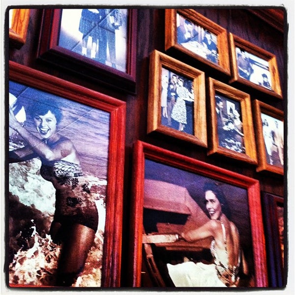 รูปภาพถ่ายที่ Lucille&#39;s American Cafe โดย catalo เมื่อ 9/21/2012