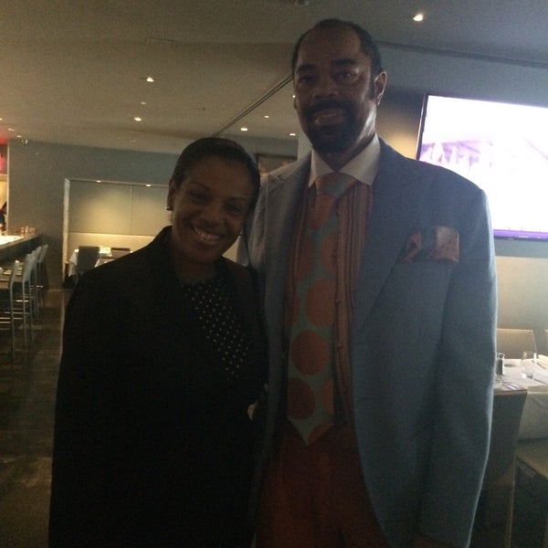 Photo taken at Clyde Frazier&#39;s Wine and Dine by Kitty B. on 4/1/2015