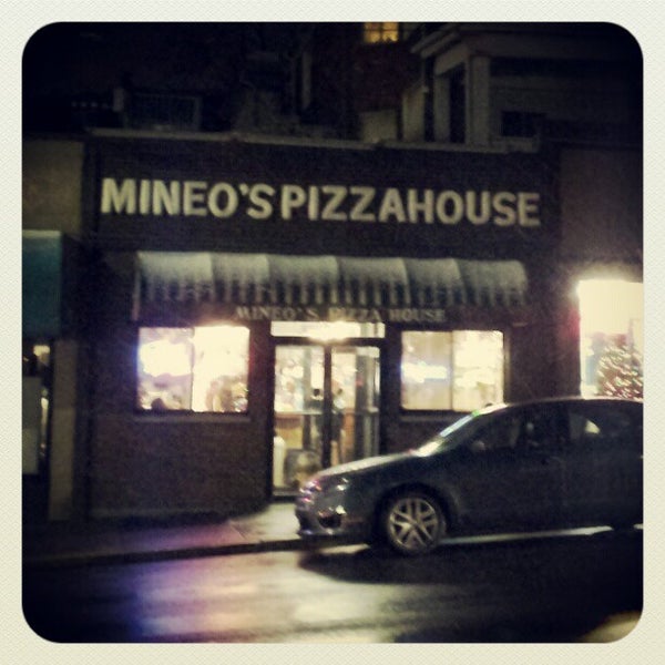Mineo's Pizza Squirrel Hill South'da Pizzacı