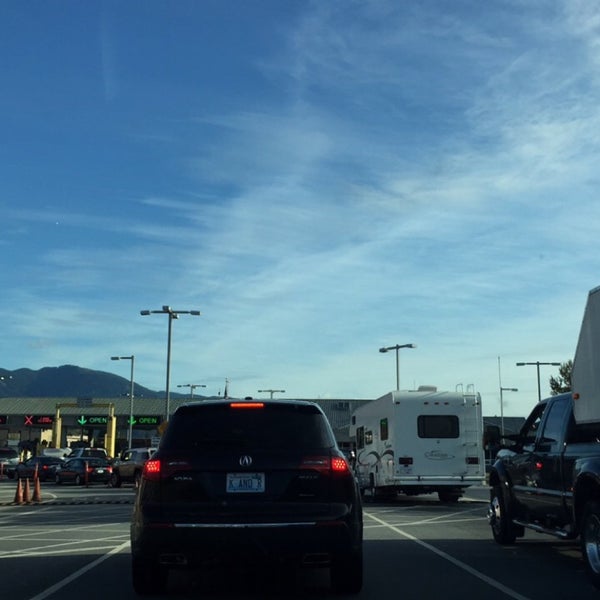 Photos at Huntingdon/Sumas Border Crossing Border Crossing