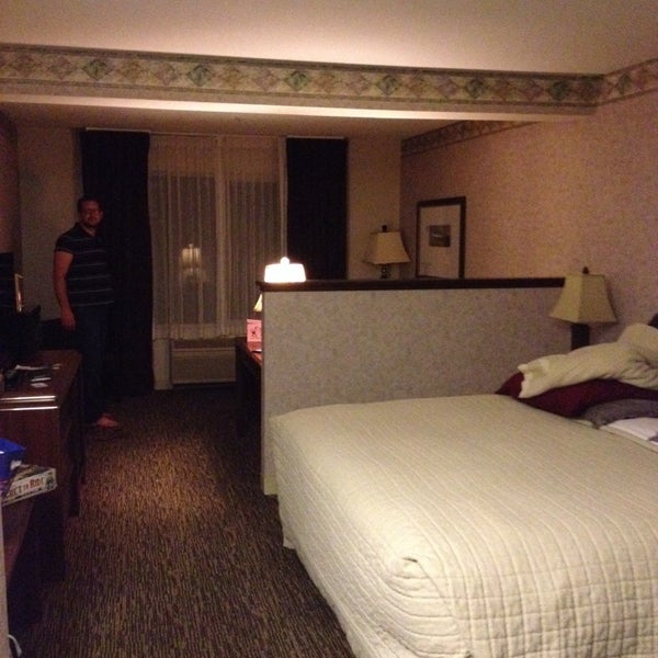 7/4/2014 tarihinde Kerry B.ziyaretçi tarafından Phoenix Inn Suites - Tigard'de çekilen fotoğraf