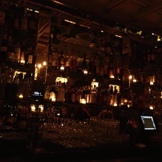 รูปภาพถ่ายที่ The House Brasserie โดย Kerry B. เมื่อ 11/15/2012