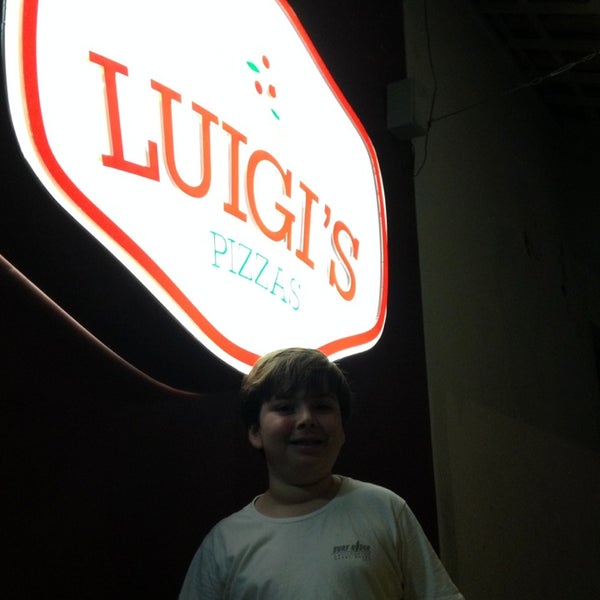 Photo taken at Luigi&#39;s Pizzas by Roberto Falangola on 5/18/2014