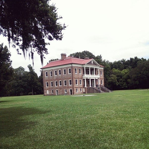 Photo taken at Drayton Hall by Rory S. on 7/19/2014