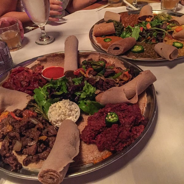 Foto scattata a Lucy Ethiopian Restaurant &amp; Lounge da Fargie . il 8/16/2015