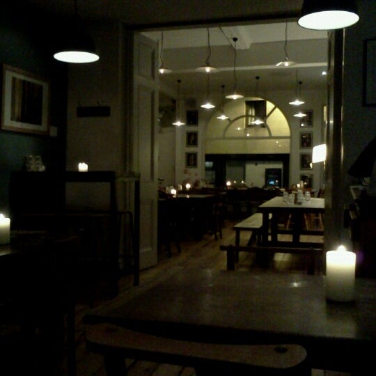 11/6/2012 tarihinde Vivianne C.ziyaretçi tarafından Turl Street Kitchen'de çekilen fotoğraf