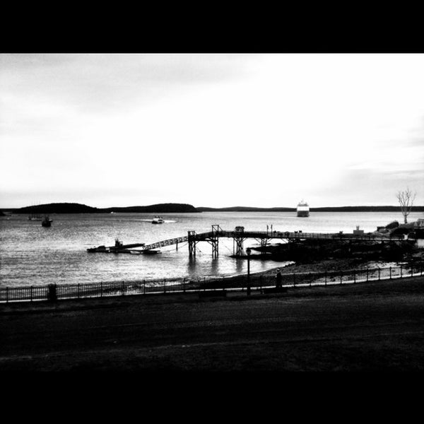 10/16/2011 tarihinde Vices I Admireziyaretçi tarafından Bark Harbor'de çekilen fotoğraf