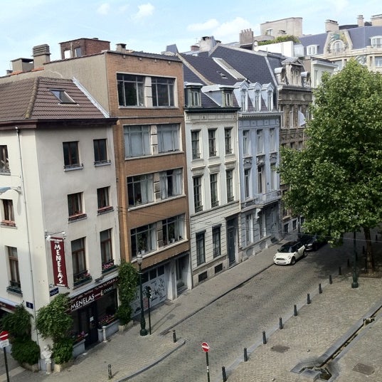 รูปภาพถ่ายที่ Atlas Hotel Brussels โดย Igor S. เมื่อ 9/2/2011