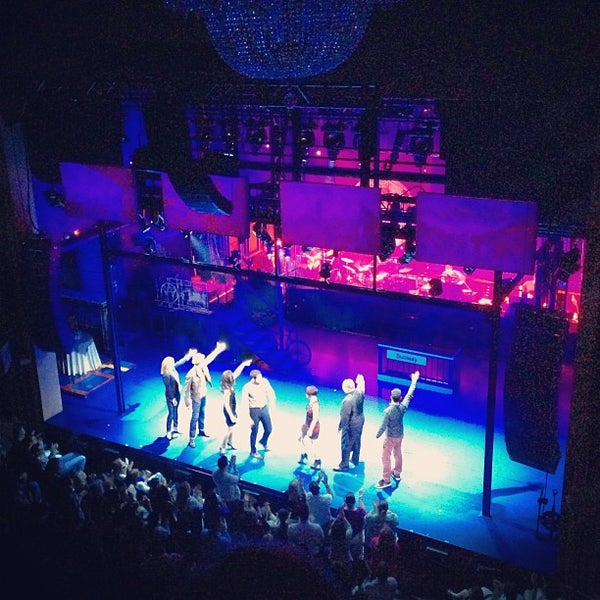 Foto diambil di First Date The Musical on Broadway oleh Gloria C. pada 7/26/2013