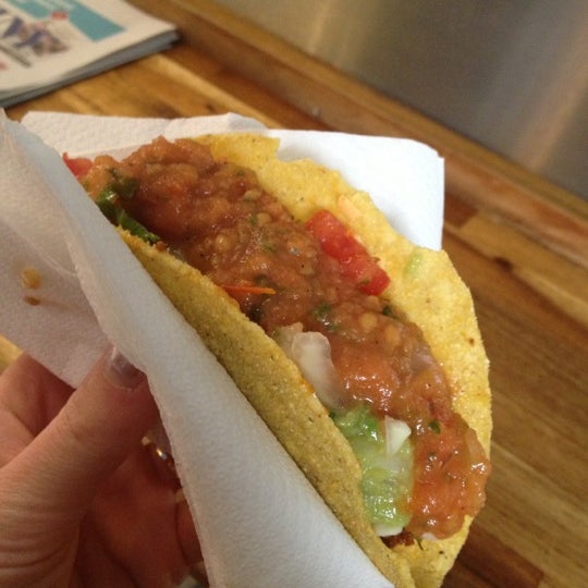 10/13/2012 tarihinde Cynthia C.ziyaretçi tarafından Burrito Loco'de çekilen fotoğraf