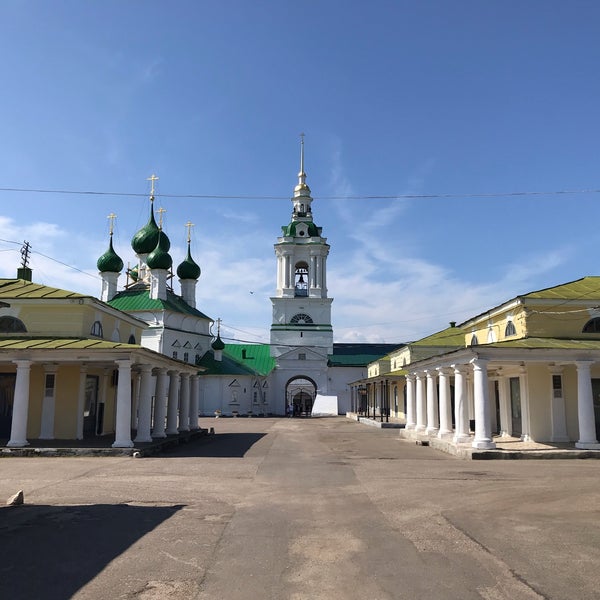 Ряд место. Церковь спаса в рядах кострома. Занять места в кинотеатре. Ряд место. Ряд место.