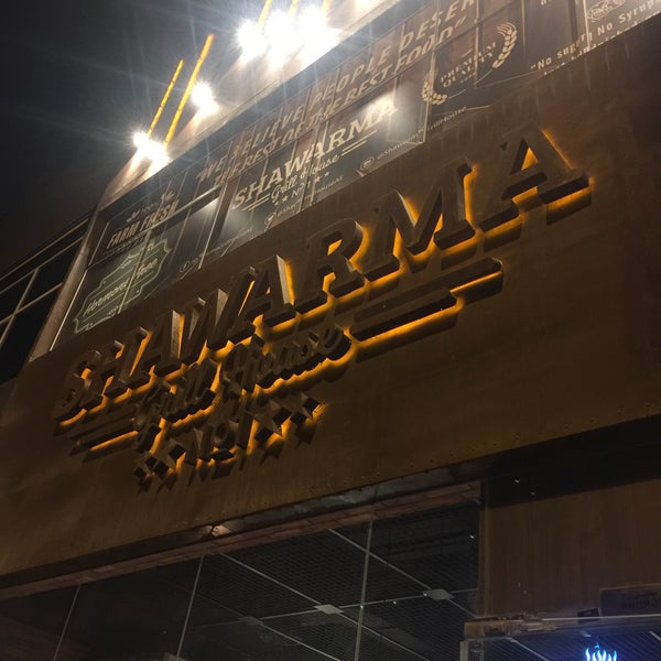 Foto tomada en Shawarma Grill House  por Ahmed A. el 11/20/2018