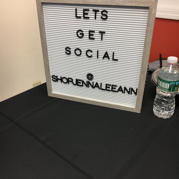 Corner Shopping Mall in West Hartford