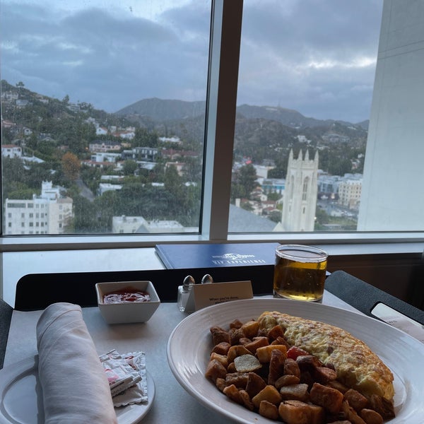 Das Foto wurde bei Loews Hollywood Hotel von Sophie T. am 4/20/2022 aufgenommen