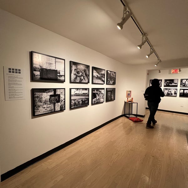 รูปภาพถ่ายที่ Museum of Contemporary Photography โดย Mary O. เมื่อ 5/3/2022