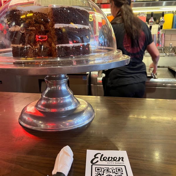 9/21/2022 tarihinde Mary O.ziyaretçi tarafından Eleven City Diner'de çekilen fotoğraf