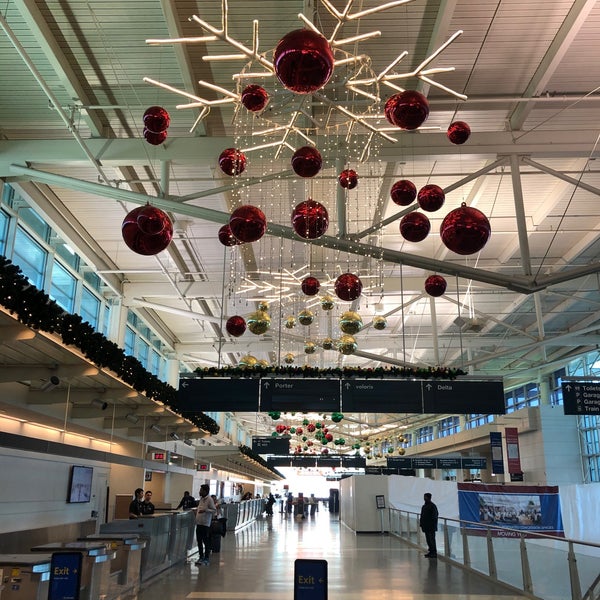 Снимок сделан в Международный аэропорт Чикаго Мидуэй (MDW) пользователем Mary O. 1/6/2020