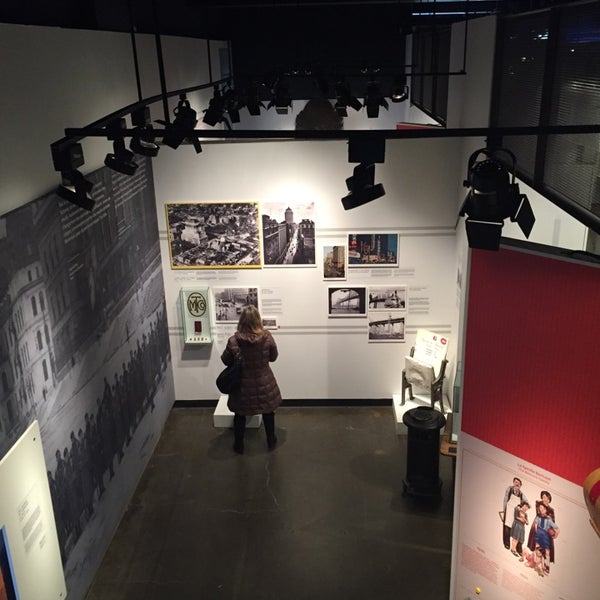 Das Foto wurde bei MEM – Centre des mémoires montréalaises von Sarah0s am 11/16/2014 aufgenommen