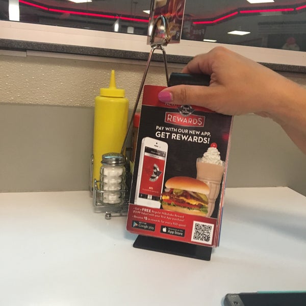 Steak 'n Shake American Restaurant in Davenport