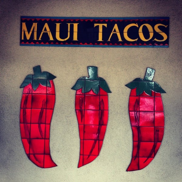 Photo taken at Maui Tacos by Noj Otsëit A. on 8/12/2013