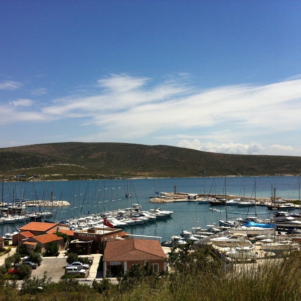 Das Foto wurde bei Port Alaçatı von Selen am 5/11/2013 aufgenommen