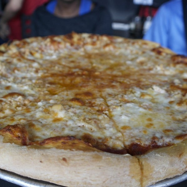 Foto tomada en Dino &amp; Santino&#39;s Pizza  por Marg1e el 7/20/2014