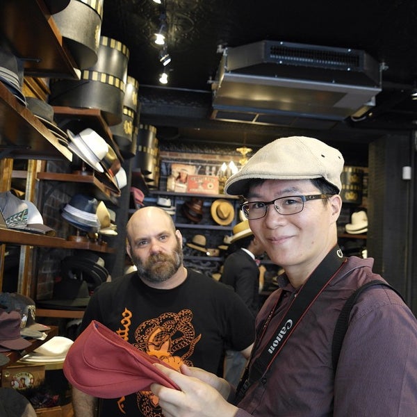 Foto tirada no(a) Goorin Bros. Hat Shop - West Village por Marg1e em 8/24/2014