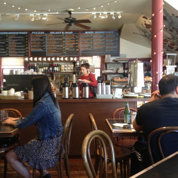 4/23/2013 tarihinde Dana C.ziyaretçi tarafından Caffe Sapore'de çekilen fotoğraf