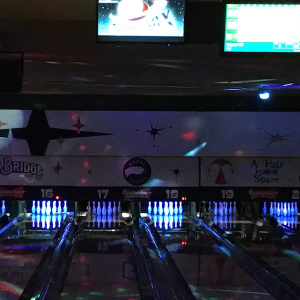 Photo taken at Park Tavern Bowling &amp; Entertainment by Shiva S. on 2/10/2018