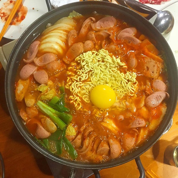 Foto diambil di Jjang Korean Noodle &amp; Grill oleh Cecillia Y. pada 3/10/2016