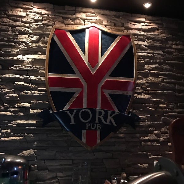 รูปภาพถ่ายที่ York Pub โดย Apoorv เมื่อ 4/30/2017