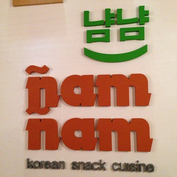 Снимок сделан в Ñam Ñam Korean Snack Cuisine пользователем Alexander R. 9/1/2013