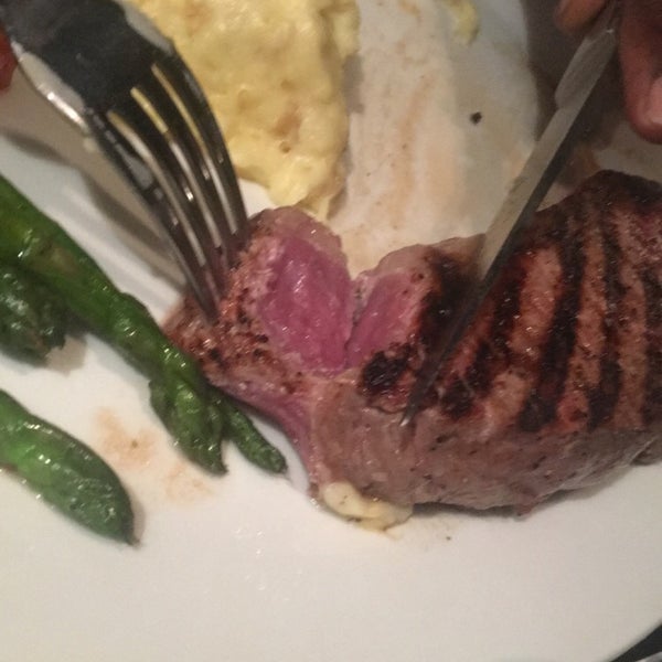 Photo prise au J. Gilbert&#39;s Wood-Fired Steaks &amp; Seafood par Phyllicia O. le8/16/2018