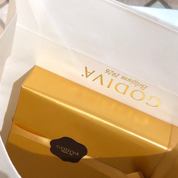 Godiva Finesse Supreme Madlen Brown Box