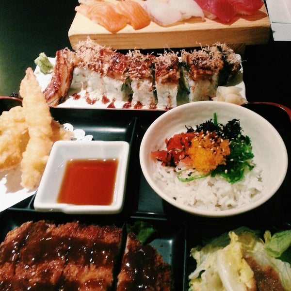 Photo taken at A-won Japanese Restaurant by Jihyun L. on 11/25/2014