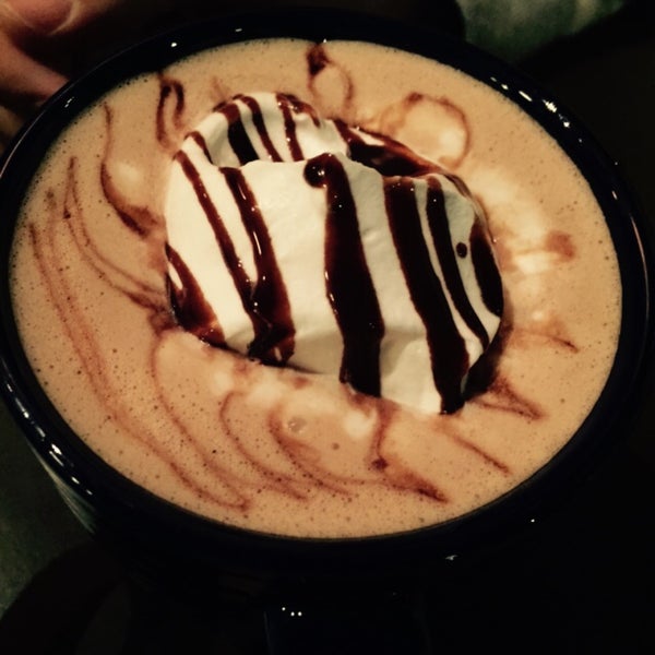 4/5/2015 tarihinde Jihyun L.ziyaretçi tarafından Cafe Mak'de çekilen fotoğraf