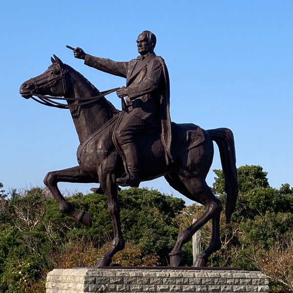 ムスタファ ケマル アタテュルク騎馬像 串本町 和歌山県