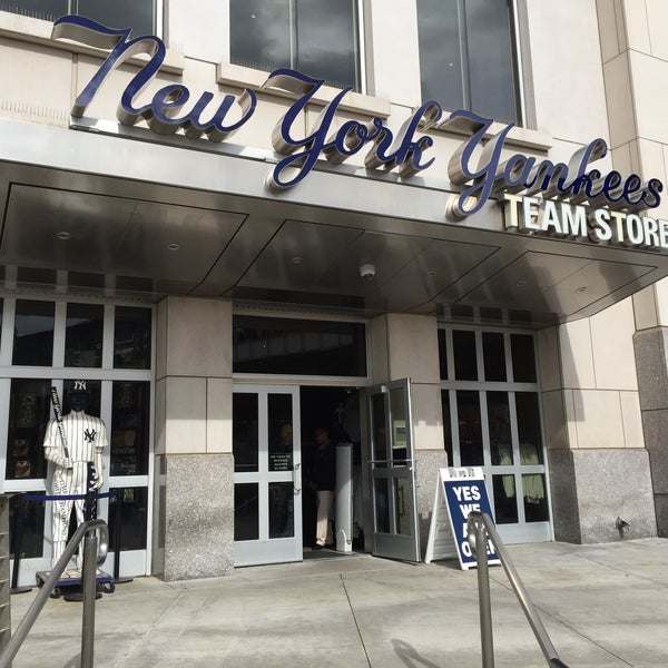 Mendigar Experto habilitar Yankee Team Store - Concourse Village - 6 tips from 1176 visitors