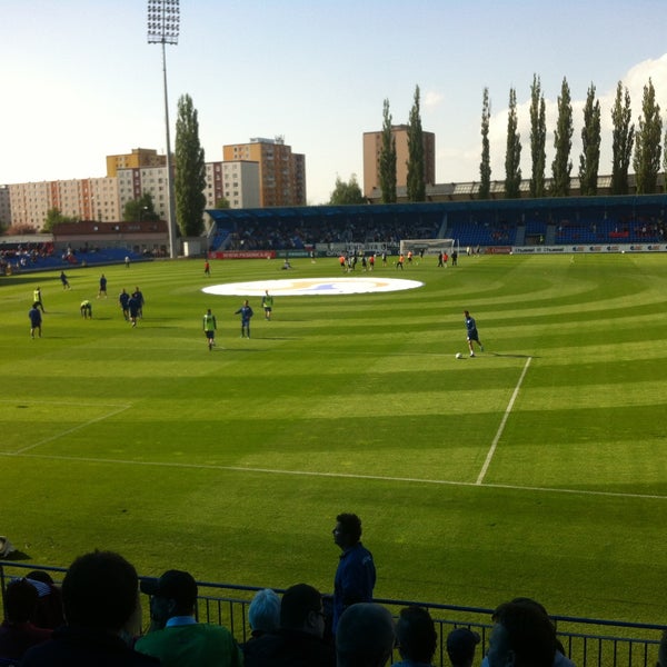 5/4/2013 tarihinde Lukáš Z.ziyaretçi tarafından Štadión FK Senica'de çekilen fotoğraf