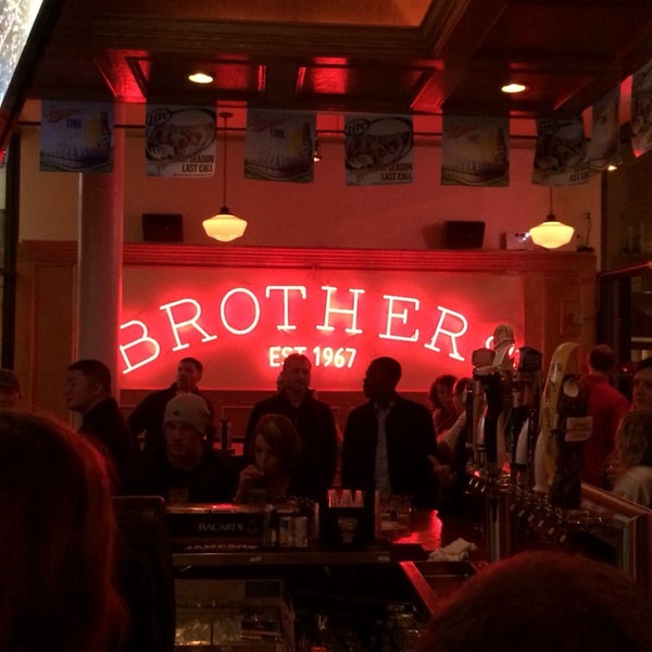 11/9/2013にBrad C.がBrothers Bar &amp; Grill MPLSで撮った写真