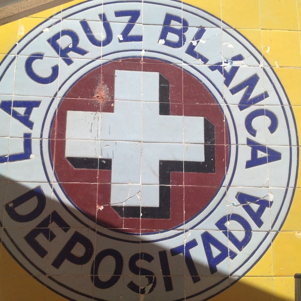 รูปภาพถ่ายที่ La Cruz Blanca โดย iMechteld เมื่อ 7/24/2013