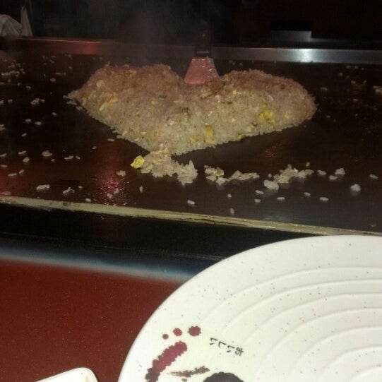 6/15/2013에 Nakema G.님이 Miyako Hibachi Sushi &amp; Steakhouse에서 찍은 사진