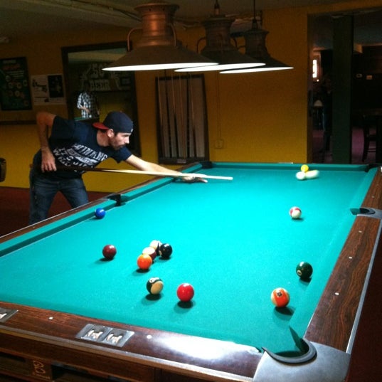 Foto scattata a Orton&#39;s Billiards &amp; Pool da Randa W. il 11/18/2012